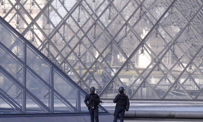 French Soldier Shoots Man Who Attacked Them Outside Louvre