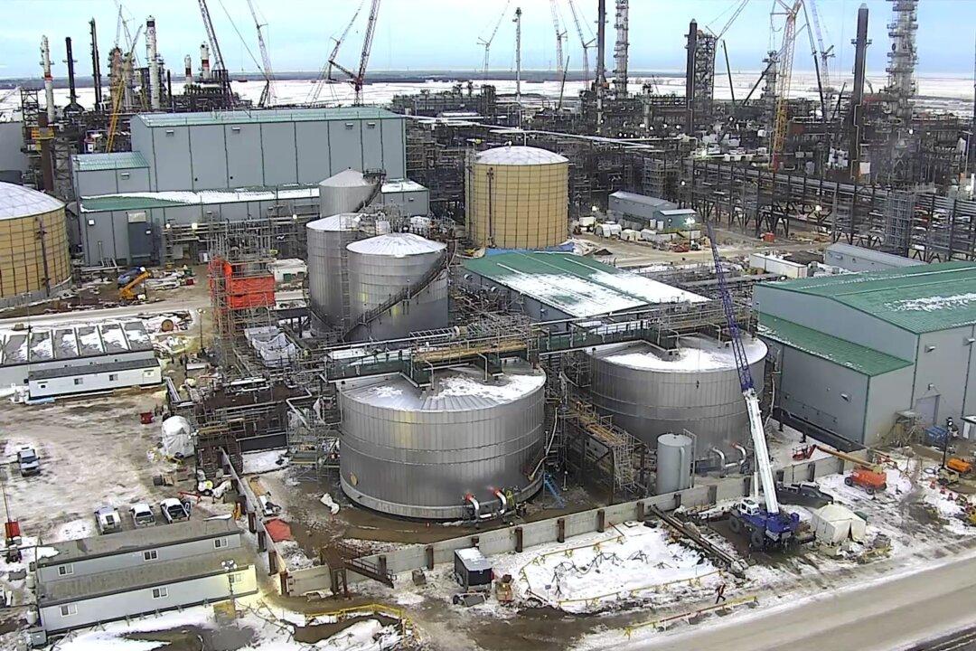 New Cutting-Edge Refinery Could Be Boon for Alberta Oilsands