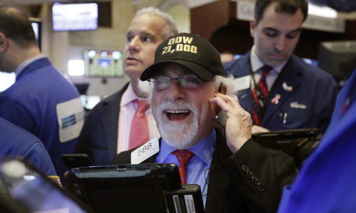 Dow’s New Record: 21,000 Points Following Trump’s Speech