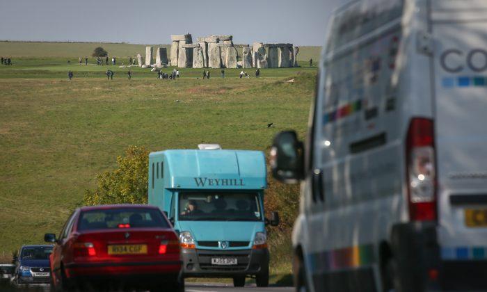 Stonehenge Plagued by Gridlock, but Britain Has a $2.4 B Solution