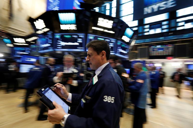 Some Bank Bulls Grow Wary on Policy Uncertainty