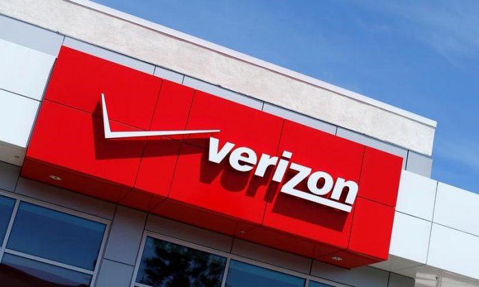 Verizon Sought $925 Million Discount for Yahoo Merger, Got $350 Million
