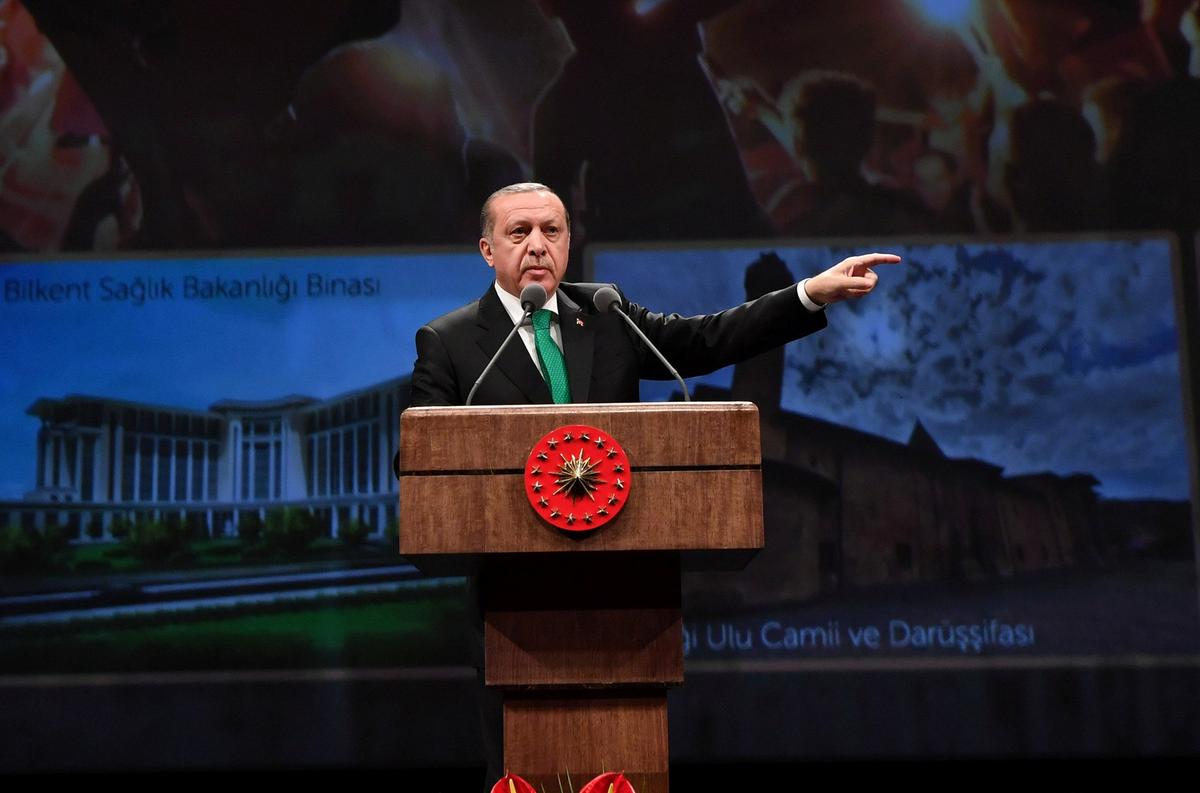 Turkey’s Erdogan Says Apology From Netherlands Not Enough, Attacks Merkel