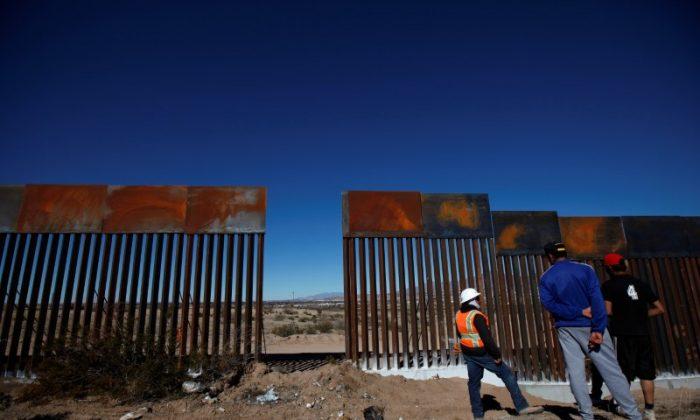 Small Mexican Company Wants to Light Trump’s Border Wall