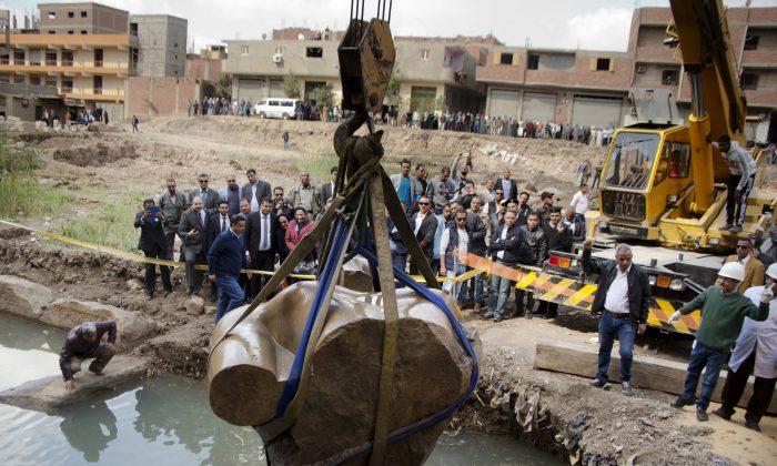Second Part of Ancient Egyptian Statue Lifted From Site