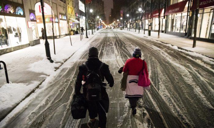 100,000 Power Outages in East Coast Storm