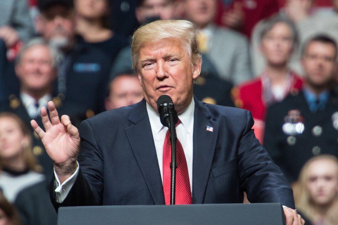 Trump to Create Bipartisan Commission on Voter Fraud