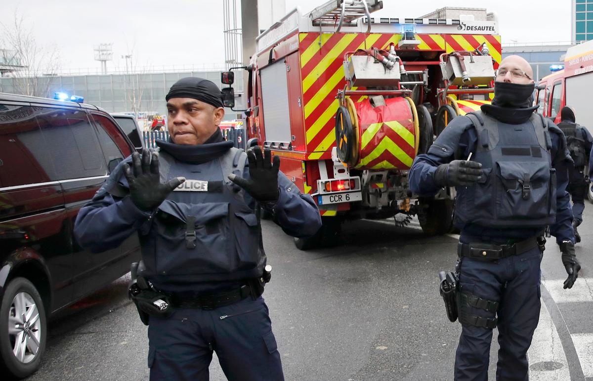 Man Shot Dead at Paris Airport After Attacking Soldier