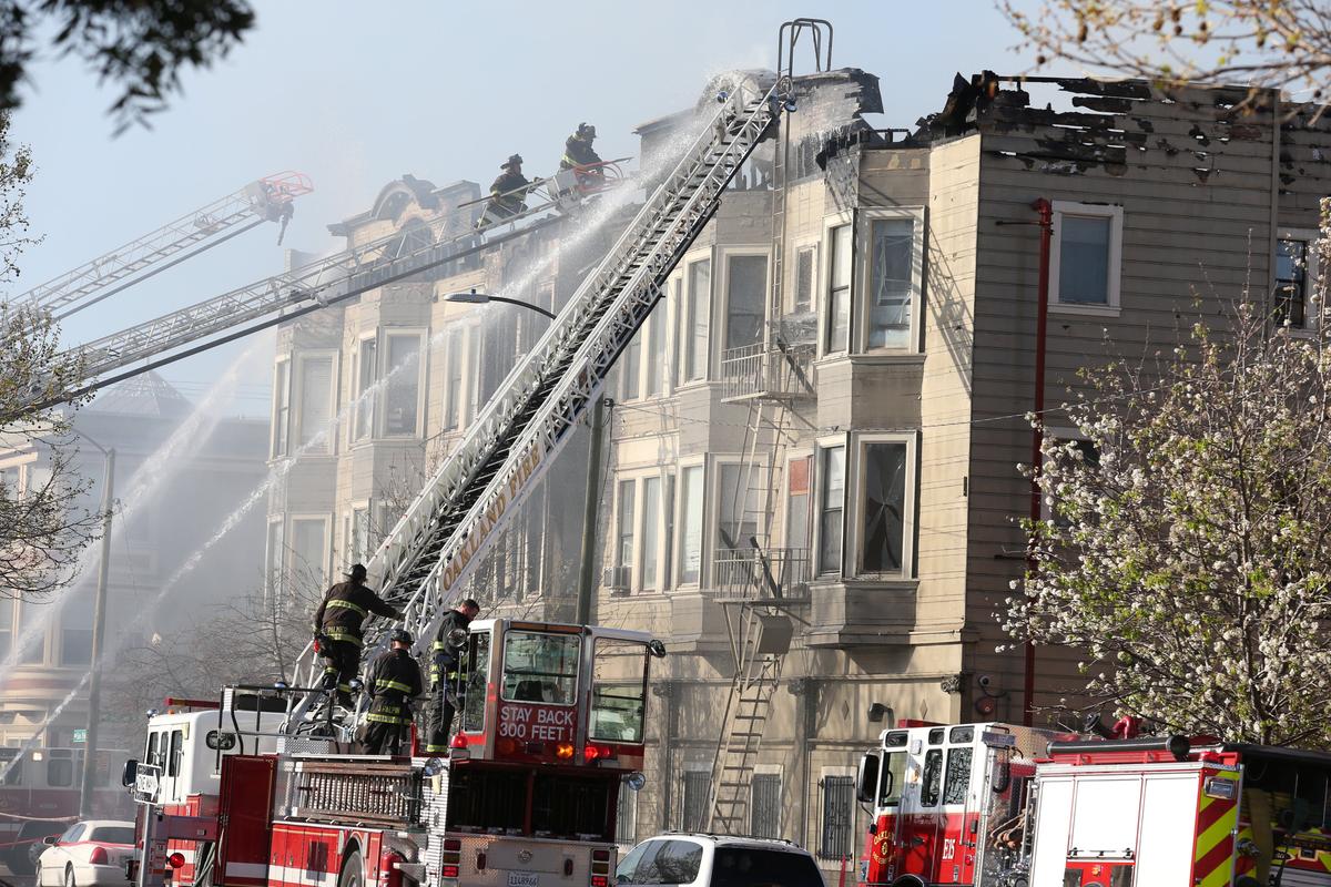 Firefighters Battle Major Building Fire in Oakland, California