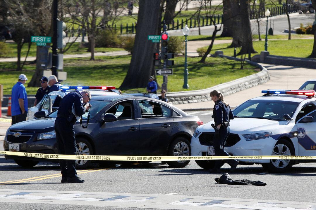 Police Open Fire After Driver Strikes Cruiser Near US Capitol