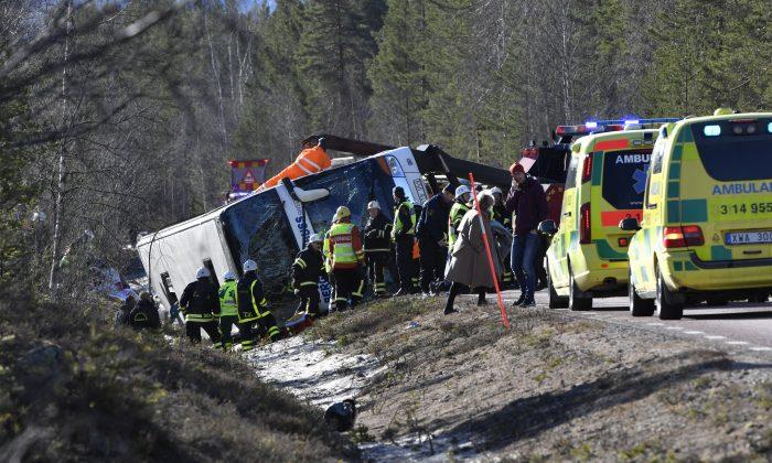 3 Dead in Crash of Bus Taking Students to Swedish Ski Resort