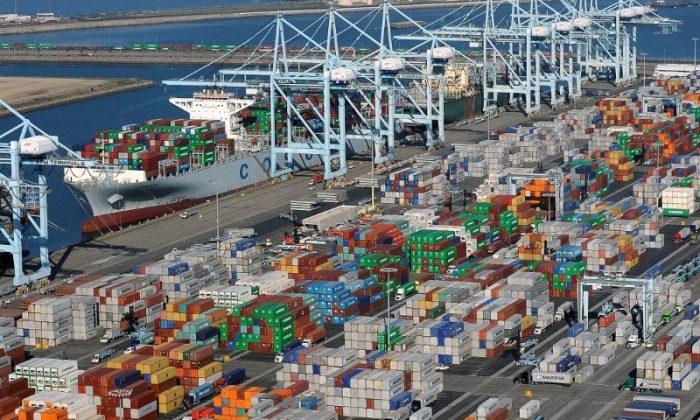 US Trade Deficit Falls as Exports Hit Two-Year High