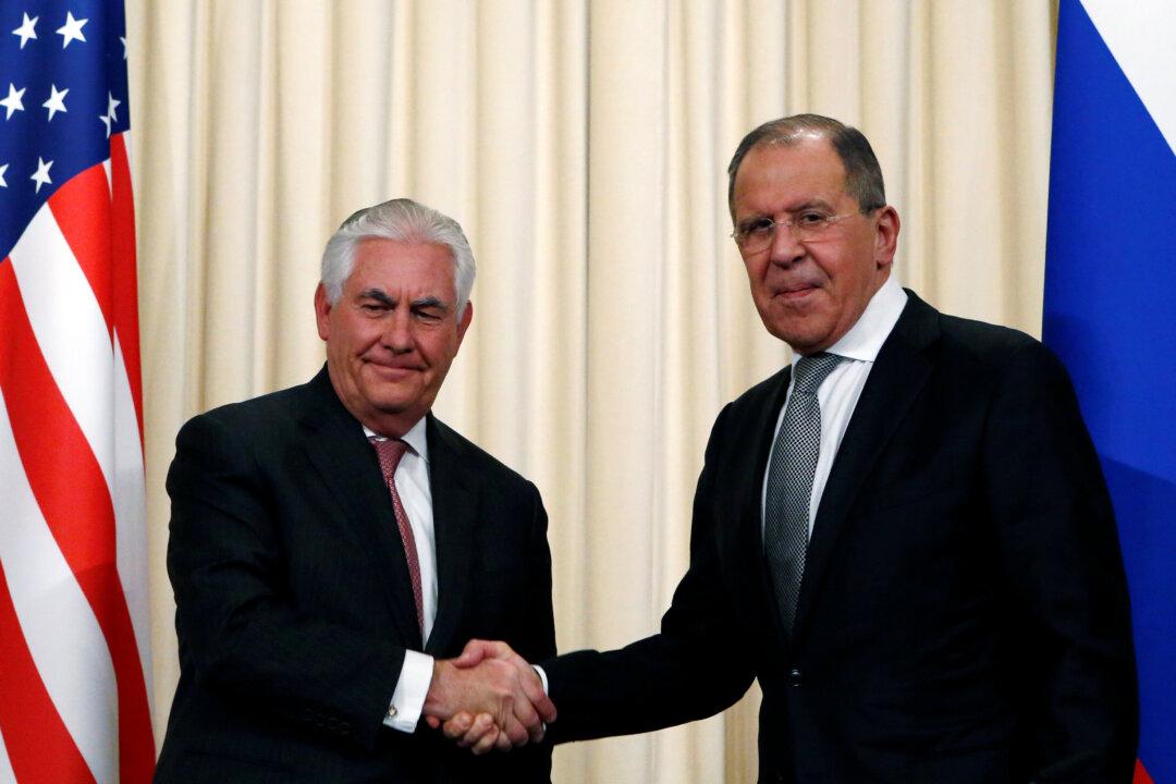 Russia and US, After Tillerson Talks, Agree Modest Steps to Mend Ties