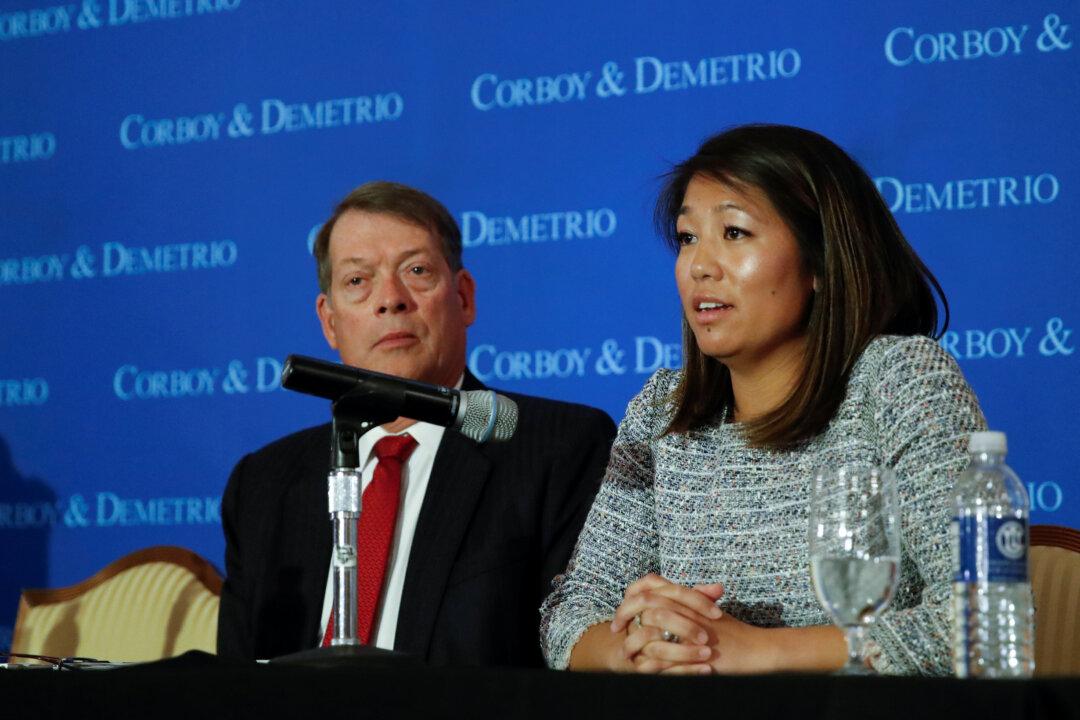 Lawyer: United Passenger Dragged From Plane Likely to Sue