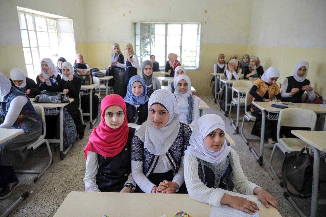 ‘We Want to Learn’: Iraqi Girls Back at School After Years Under ISIS