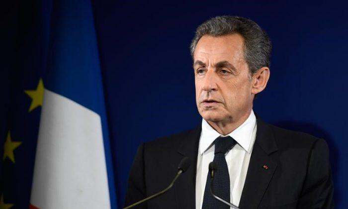 Former French President Sarkozy Tells Voters to Pick Fillon