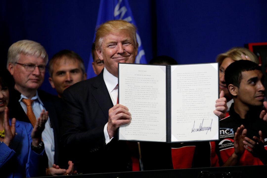 Trump Orders Review of Visa Program to Encourage Hiring Americans