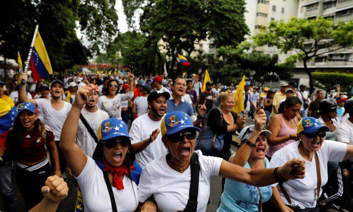 Venezuelan Opposition Begins ‘Mother of All Marches’ Against Maduro