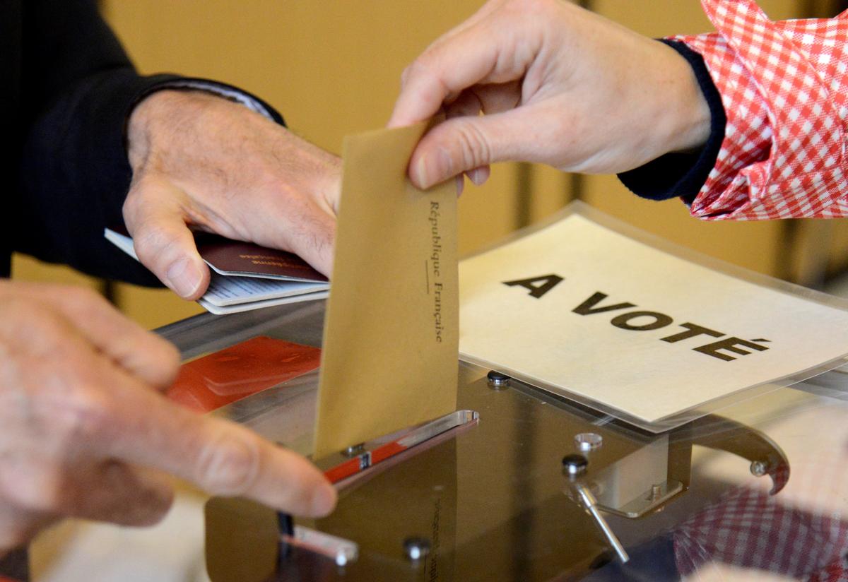 France Fights to Keep Macron Email Hack From Distorting Election