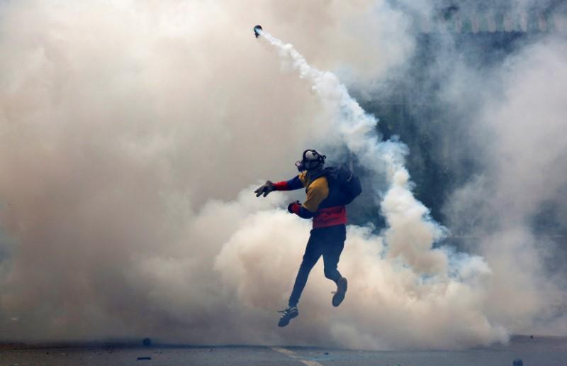 Venezuelan Protesters Boycott Meeting on Maduro Assembly, Clashes Rage