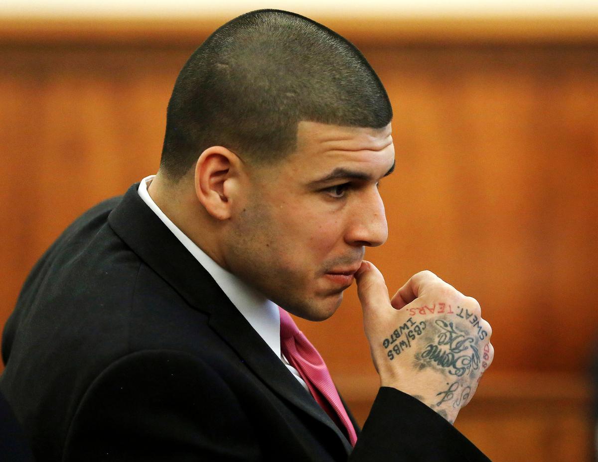 Judge Overturns Ex-NFL Star Hernandez’s Murder Conviction