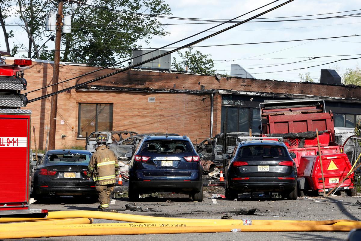 Plane Crashes on Approach to NJ Airport Killing 2 Pilots