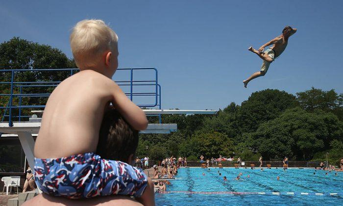 Don’t Drink the Water! Diarrhea From US Swimming Pools Rising