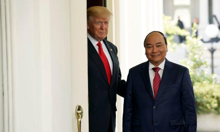US Companies Sign Billions in Deals With Vietnam