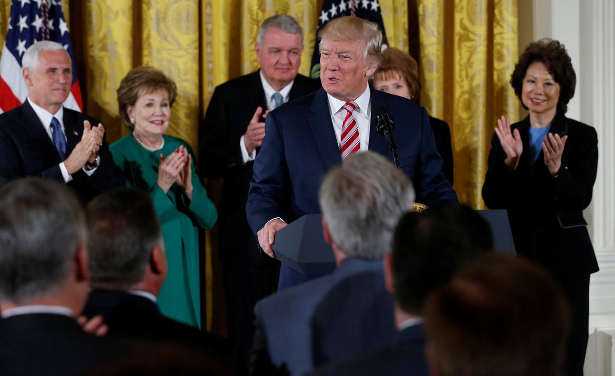 Trump to Lay out Plan to Privatize Air Traffic Control System