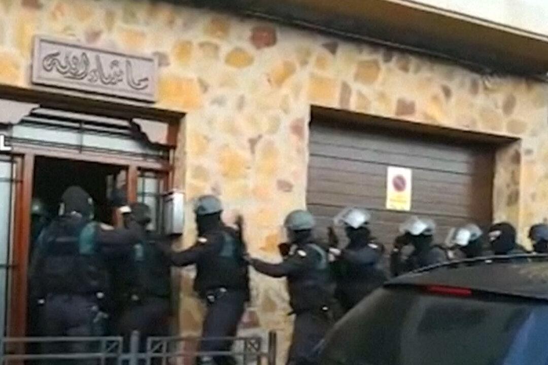 Spain Arrests Suspected Terrorist Financier, Recruiter