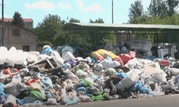 Politics Causes Trash Pile up in Lviv, Volunteers Try to Help