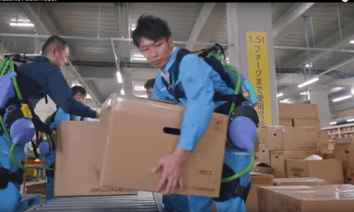 Terminators in the Warehouse—robot-Assisted Employees Power Through the Job