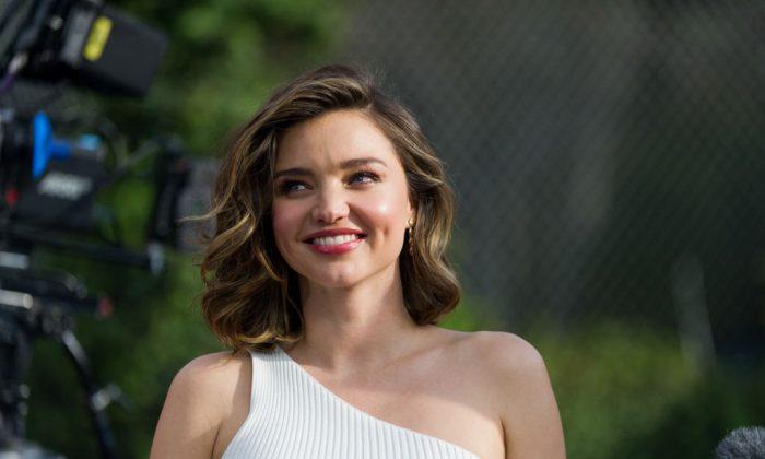 Model Miranda Kerr Gives the US Government Jewels Bought With Stolen Millions