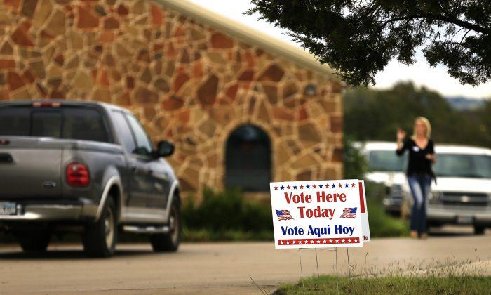 Texans Not Required to Wear Face Masks at Polling Station, Appeals Court Rules