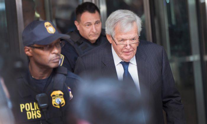 Former House Speaker Dennis Hastert Transferred out of Prison to Halfway House
