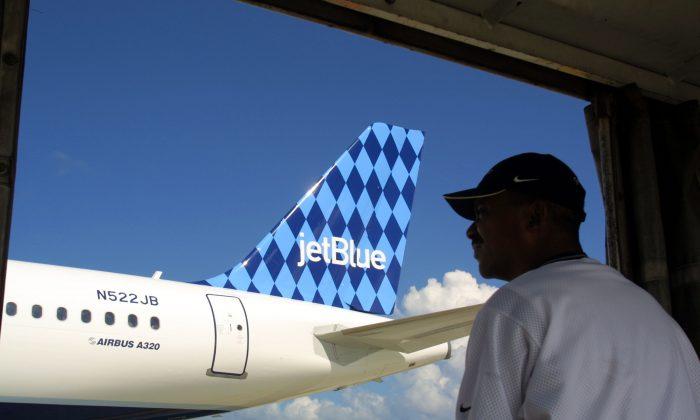 Jetblue Kicks Family Off Flight After Heated Exchange With Manager