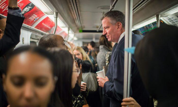 Homeless Booted From Subway for Mayor De Blasio’s Publicity Train Ride