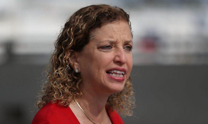 FBI Seized Smashed Hard Drives From Home of IT Contractor for Debbie Wasserman Schultz