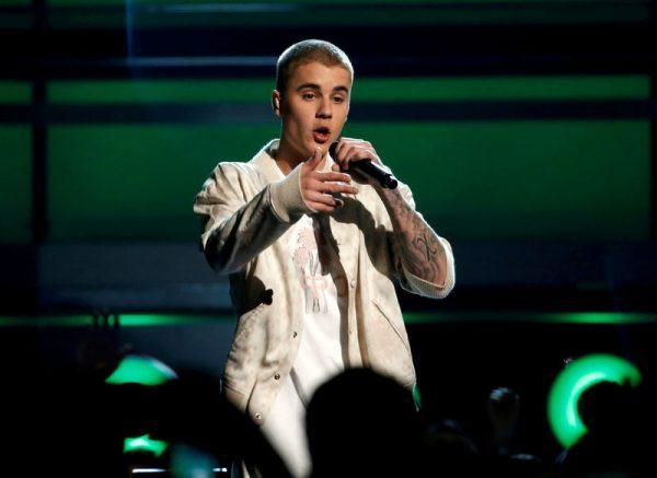 Justin Bieber performs a medley of songs at the 2016 Billboard Awards in Las Vegas, Nevada, May 22, 2016. (Mario Anzuoni/File Photo via Reuters)