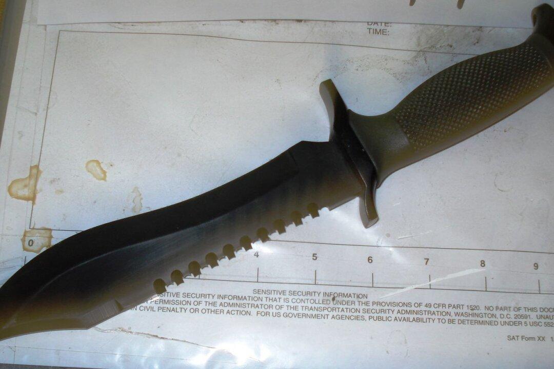 New Texas Law Allows Adults to Carry Swords, Machetes Longer Than 5.5 Inches