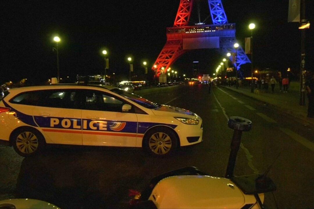 France Opens Counter-Terrorism Probe Into Knife-Wielding Man at Eiffel Tower : Source