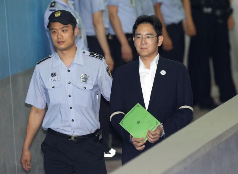 Samsung Scion Lee Fights Back Tears as Prosecutors Seek 12 Years’ Jail