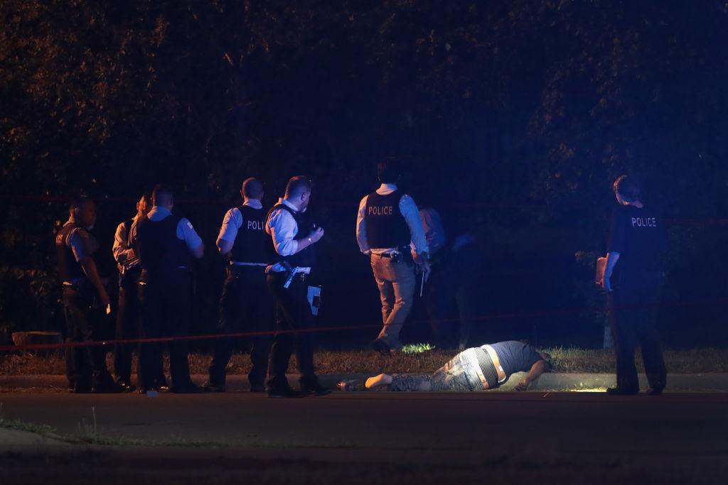 28 Wounded, 3 Killed, Including 14-Year-Old, in Chicago Weekend Violence