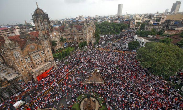 Thousands of Protesters Disrupt Traffic in India’s Financial Capital