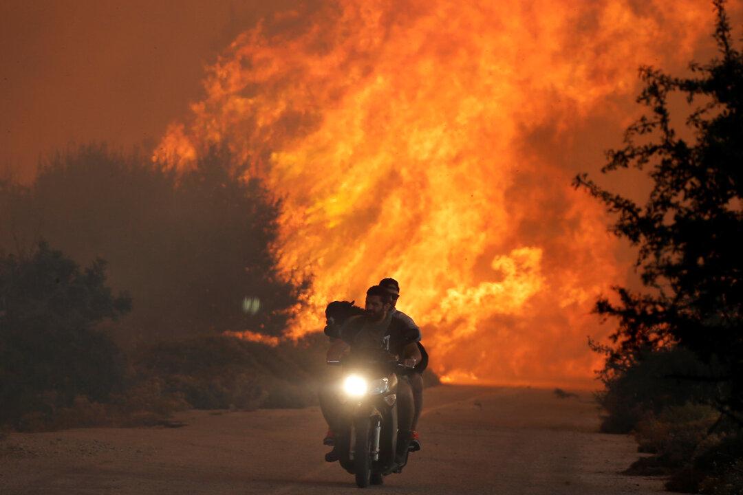 Gale-Force Winds Whip Up Greek Wildfire to Threaten Athens