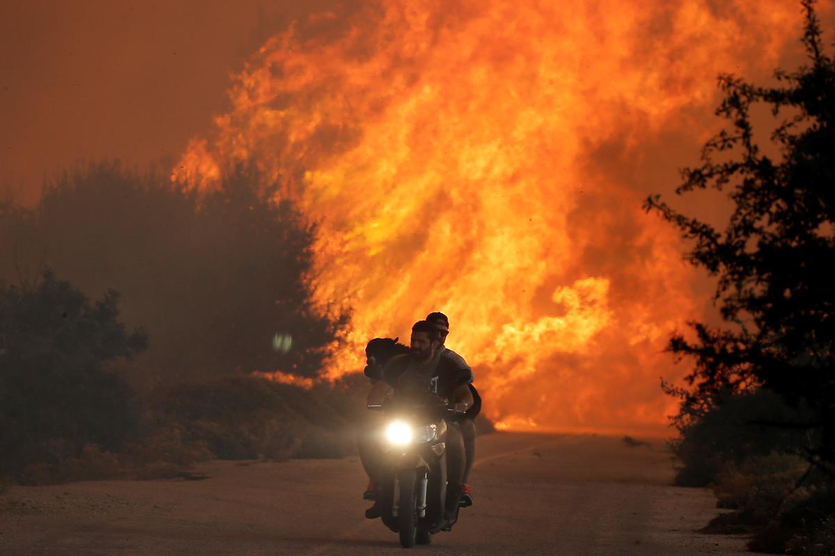 Gale-Force Winds Whip Up Greek Wildfire to Threaten Athens