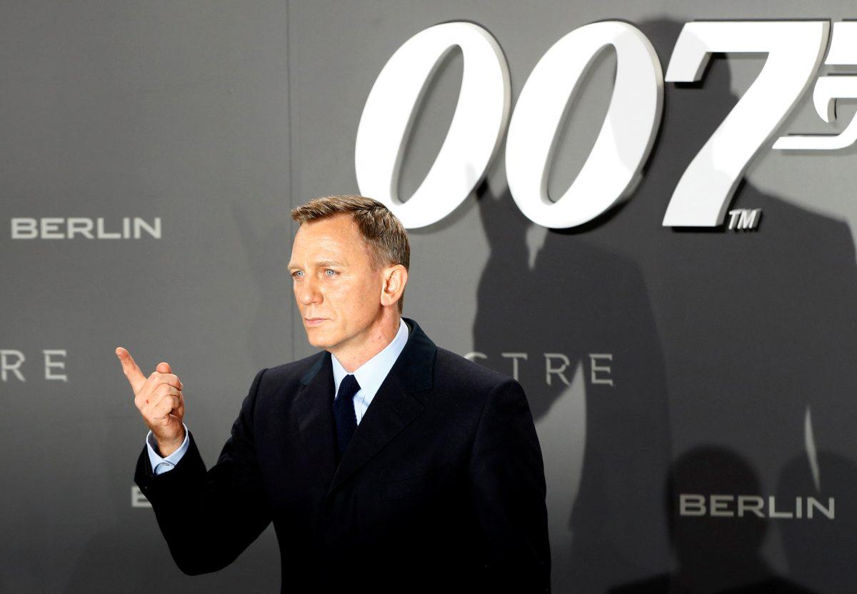Actor Daniel Craig poses for photographers on the red carpet at the German premiere of the new James Bond 007 film "Spectre" in Berlin, Germany, on Oct. 28, 2015. (Fabrizio Bensch/File Photo/Reuters)