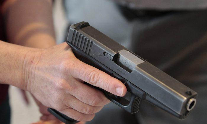 Concealed Carry Holder Shoots, Kills Would-Be Robber in Chicago