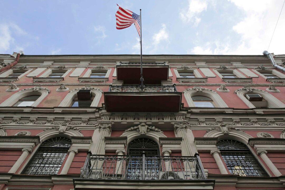 US Scales Back Visa Services in Russia After Putin Cuts Its Staff