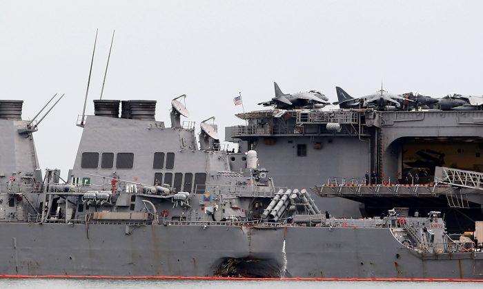 US Divers Search for 10 Missing Sailors in Hull of Damaged Destroyer
